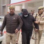 मथुरा में ऑनलाइन सट्टेबाजी के कर्ज के कारण फूफा की हत्या करने वाले भतीजे की गिरफ्तारी और बरामद सोना-चांदी।