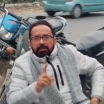 बलिया के पूर्व विधायक राम इकबाल सिंह मंगल पांडे को क्रिमिनल बताते हुए विवादित बयान दे रहे हैं।