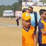 सोनभद्र में विधायक खेल महाकुंभ के दौरान क्रिकेट खेलते दृष्टिबाधित खिलाड़ी।